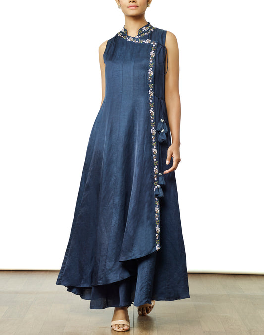 Embroidered Overlap Suit